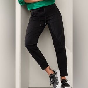 Athleta Trekkie North Jogger. NWT